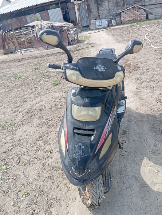 Мопед (скутер)80куб