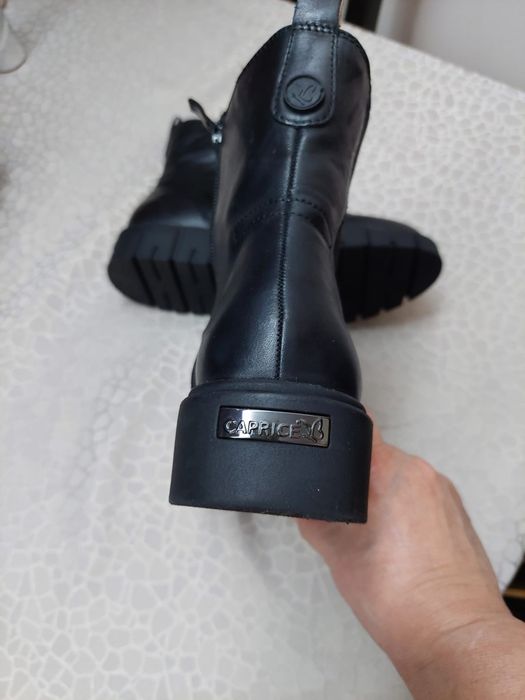 Vând botine piele naturală nr39