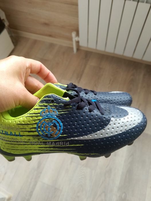 Продам Бутсы детские