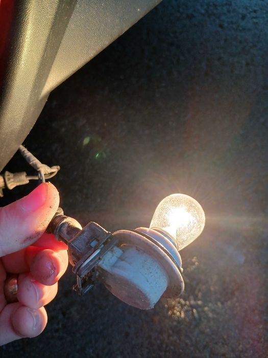 Soclu bec P21W renault.