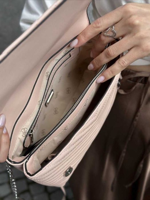 Geanta cu bareta lant, de umar Guess - Dama