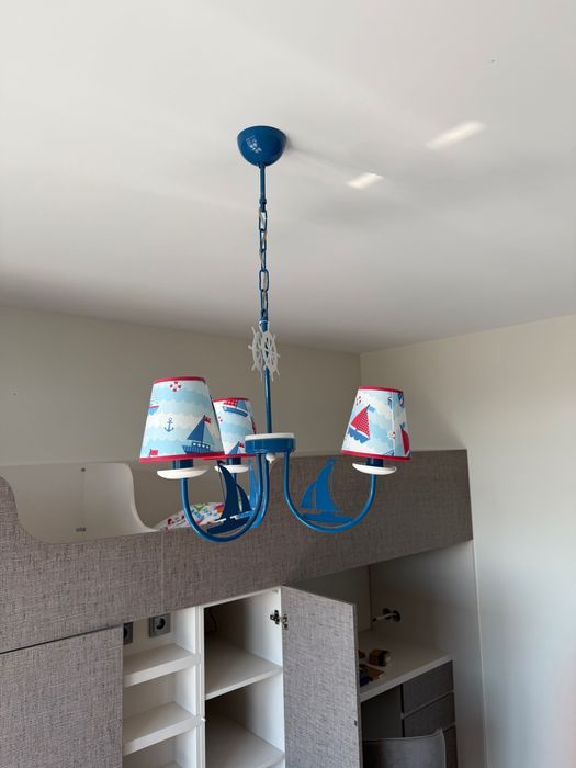 Детски полилей с три абажура