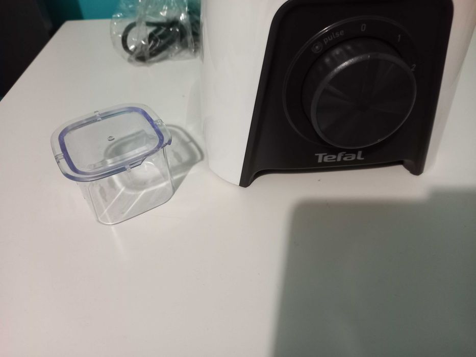 Продавам Блендер Тефал