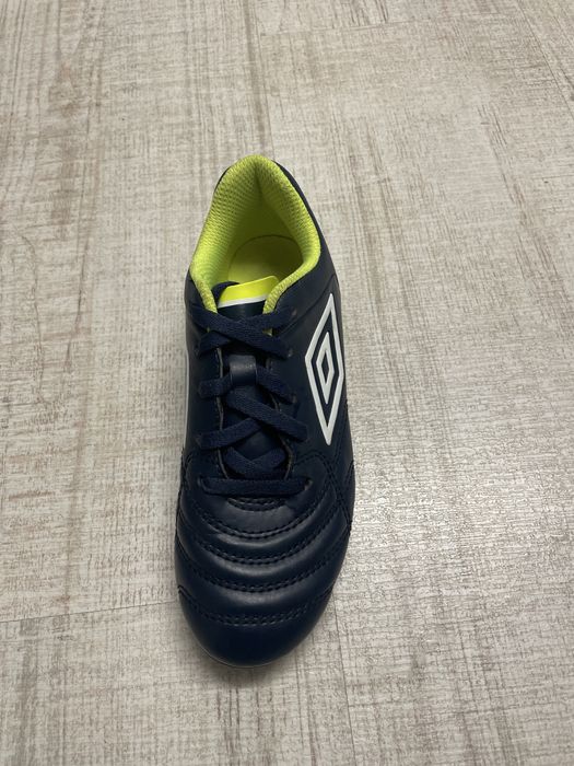 Детски бутонки umbro classico XI FG jnr