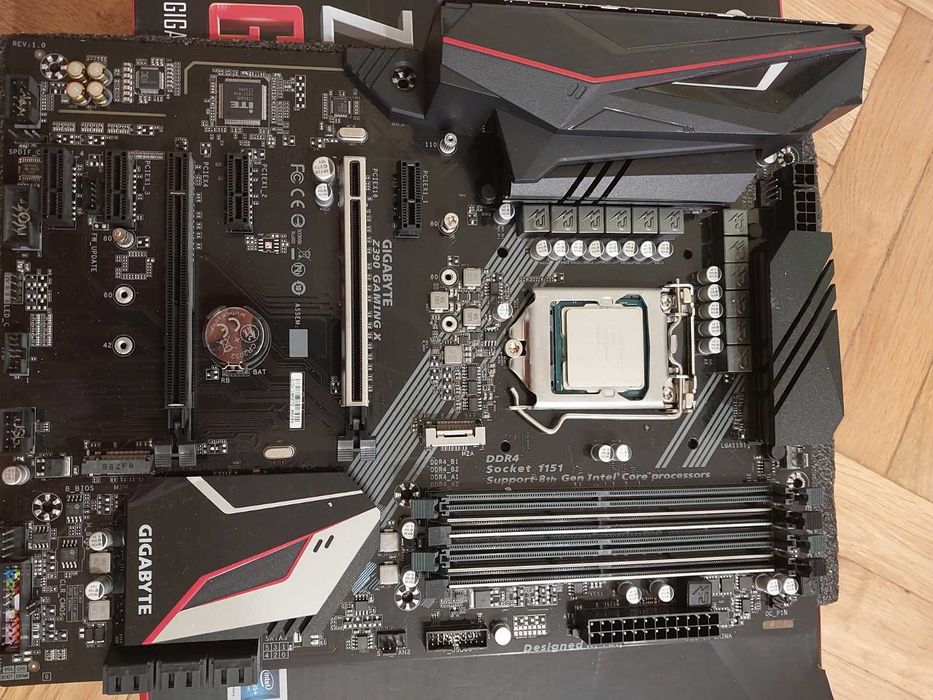 Intel Core i7 9700K + Gigabyte Z390 Gaming X