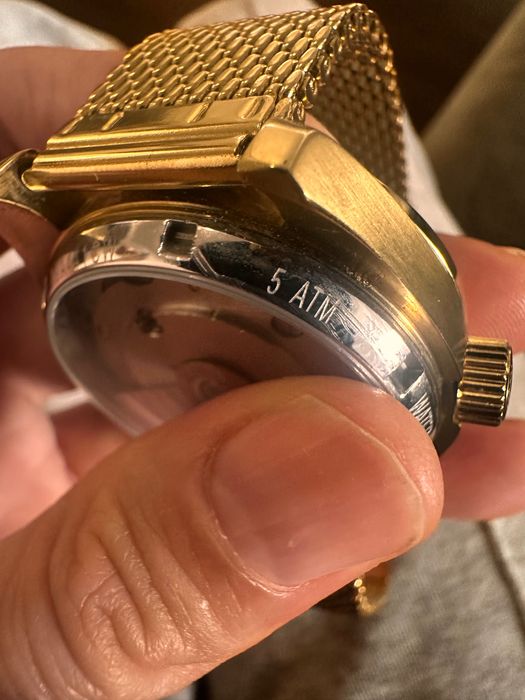 Механичен луксозен часовник