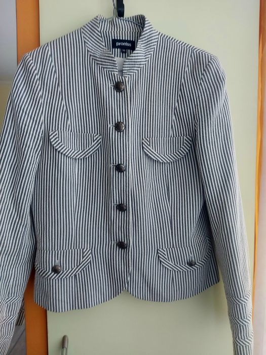 Спортно- елегантно сако ,с подплата