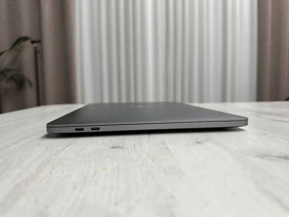 MacBook pro m2 8ga 256 GB