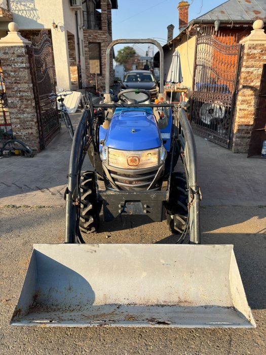 Tractor japonez Iseki Sial Hunter 213 cu încărcător frontal original