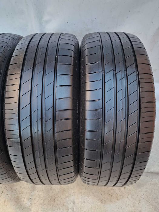 Anvelope 215/60/17 vara GOODYEAR Efficient Grip Performance