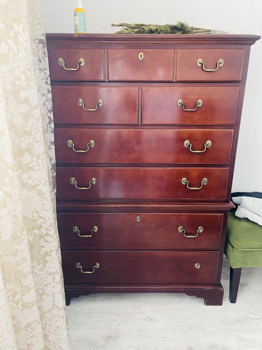 Продам комод дерево массив.