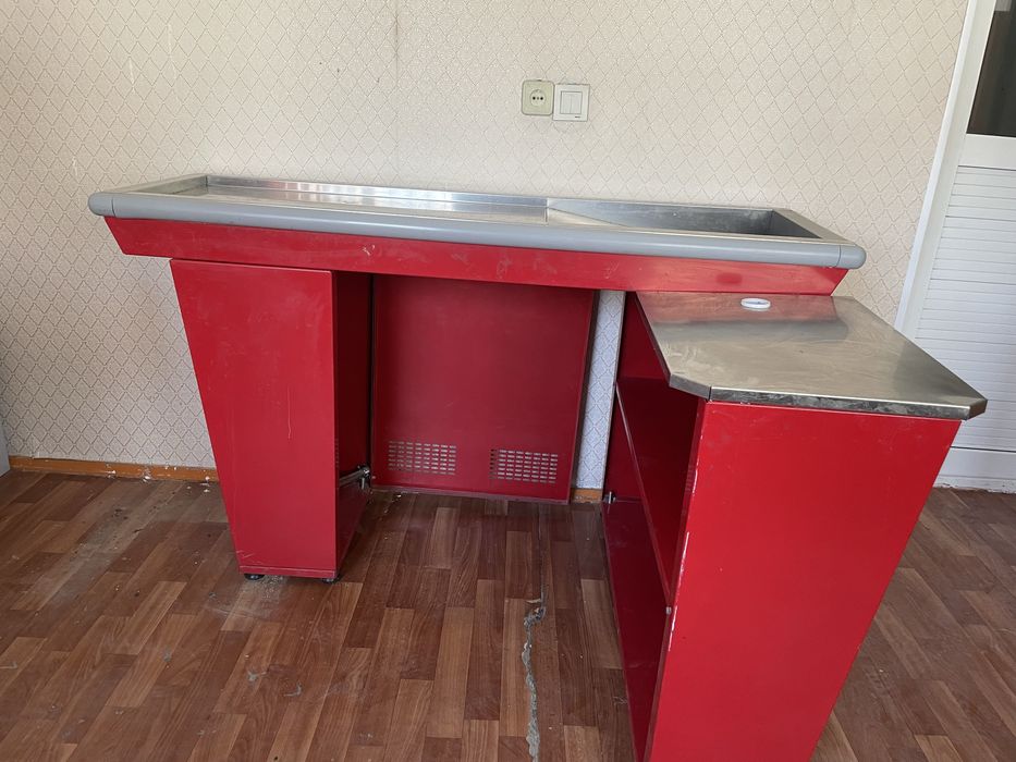 Продается касмовый стол