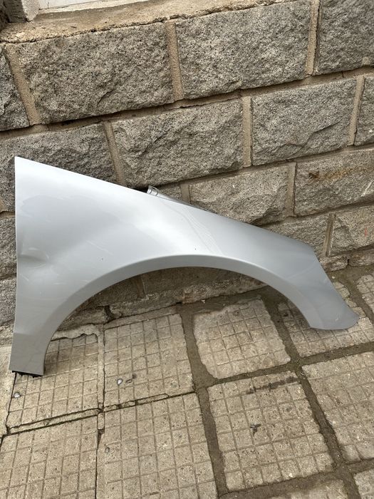 Десен калник Mercedes R class W251 боя 775