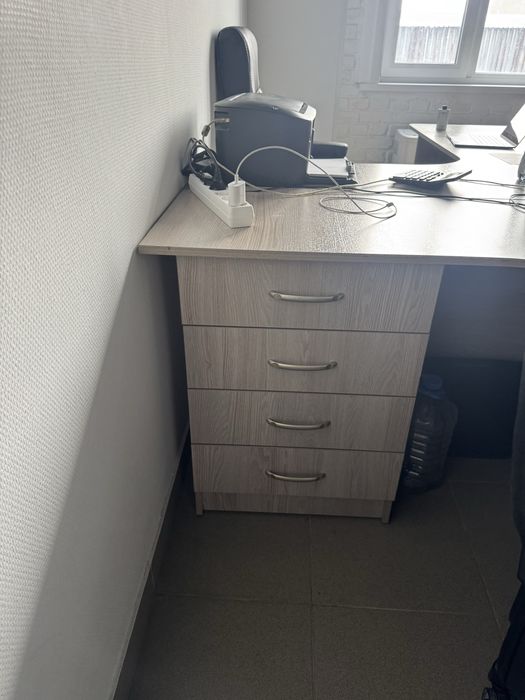 Продам 2 стола в сборе