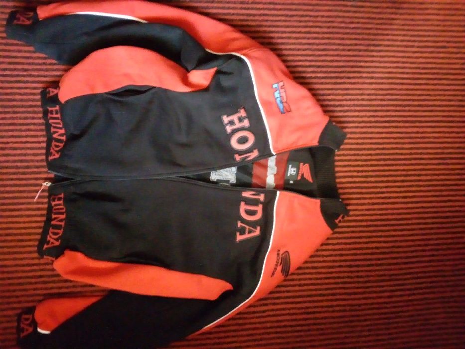 спортивная куртка