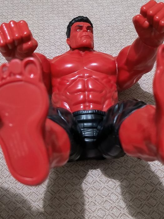 Figurina articulată Red Hulk