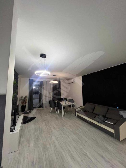 Дава се под наем Четиристаен апартамент в Варна, Бриз - 165 кв.м за 1500 € - Снимка #1