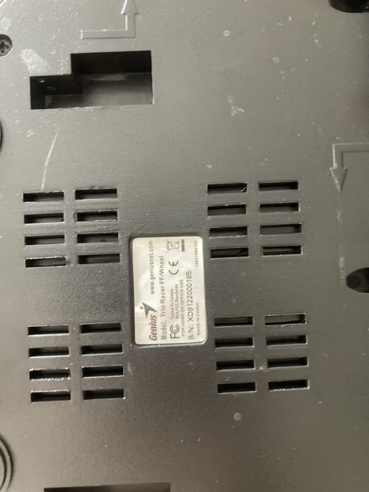 Игровой руль Genius