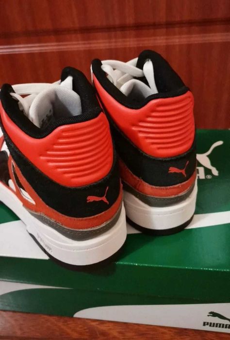 Vand adidasi puma noi!