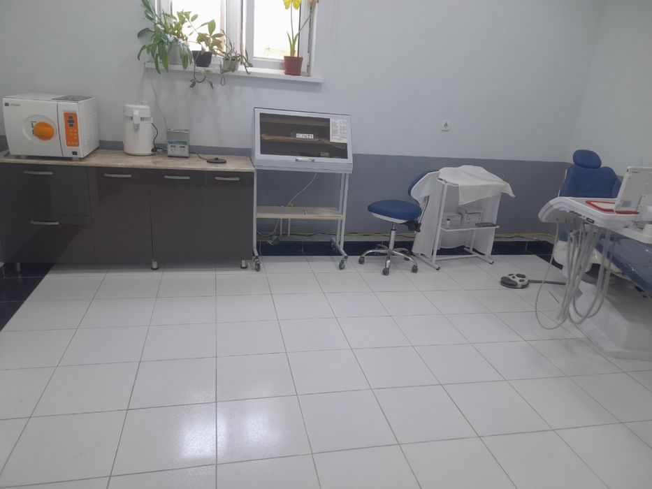 Стоматология жихозлари тўплами сотилади