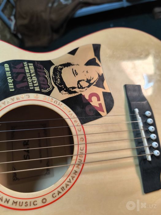 Gitara  sotiladi