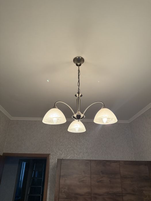 Люстра  б/у 3000