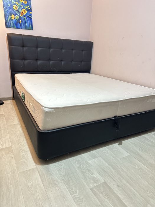 Продам кровать с матрасом срочно