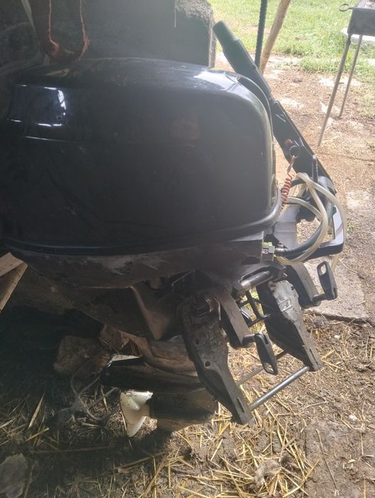 Vând motor de barca 25 cp