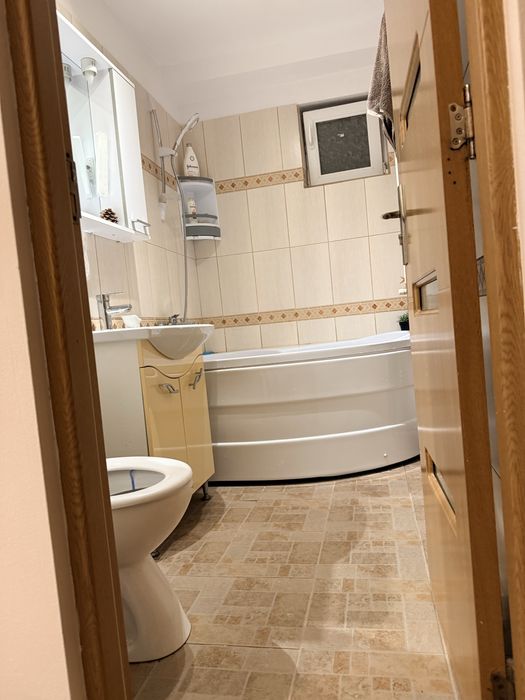 Proprietar, inchiriez Apartament modern 3 Camere semidecomandat | Zona Complex Studențesc, Centrala proprie/AC