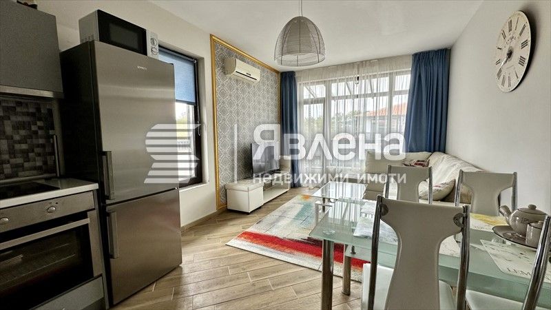 Продава се Тристаен апартамент в Приморско - 87 кв.м за 1207 €/кв.м - Снимка #2