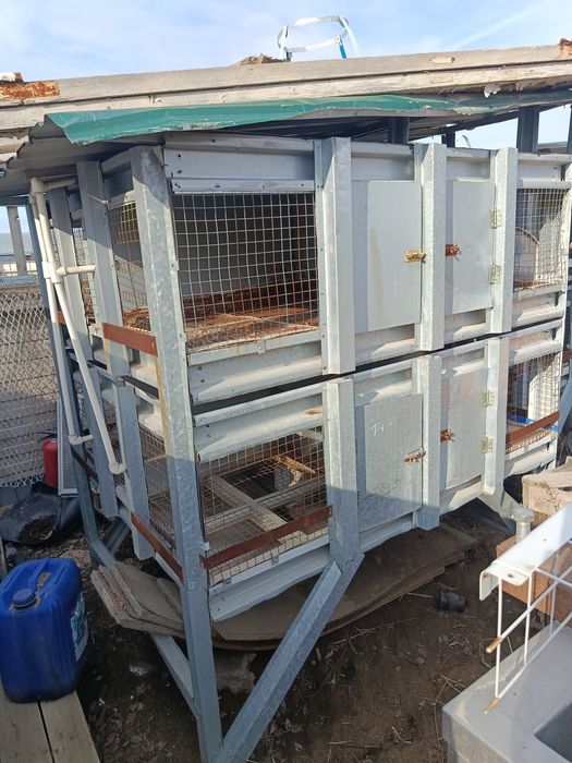Продам клетки для кроликов