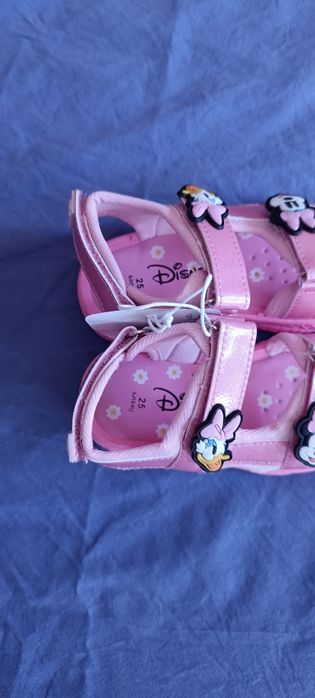 Нови красиви сандали за момиче номер 25