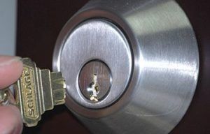 Urgente deblocari 24-7/Deblocari NonStop
24ore/deblocaje usii/masin