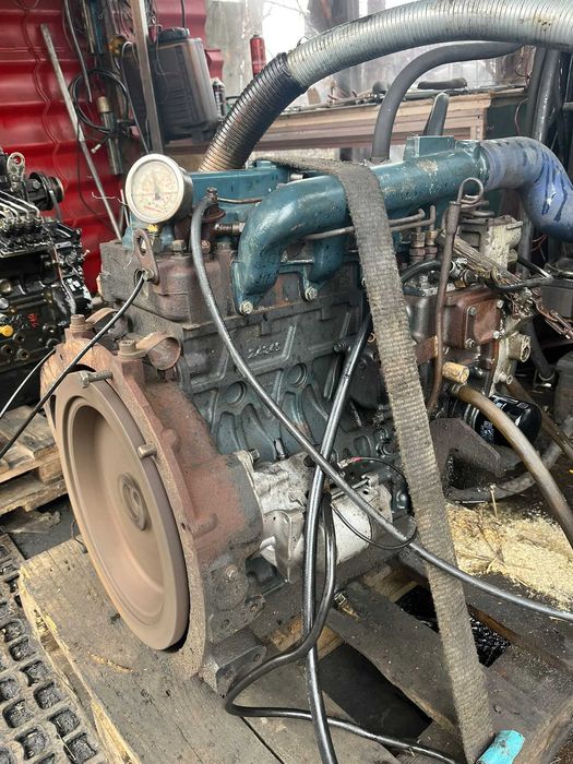 Motor Kubota V2403-2 pompa injectie turbo vibrochen chiuloasa alternator injectoare