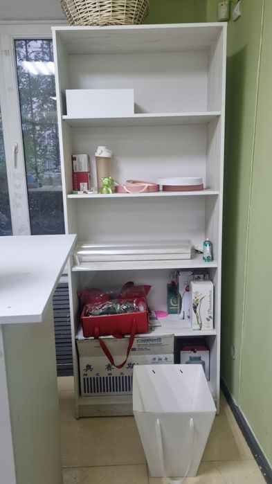 Отдам шкаф, стенды, полки