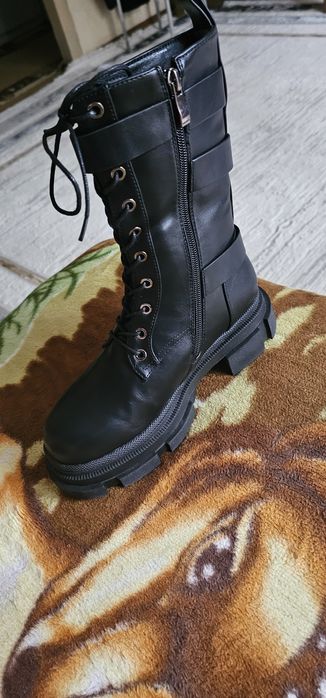 Ботинки высокие продам