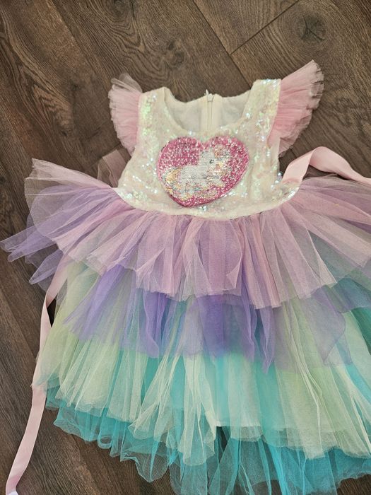 Нарядное платье на 2-3 года