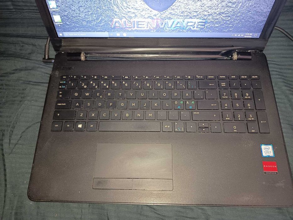 Laptop HP Pavilion 15, light gaming gen 8 Core i5 8250u, video Radeon R5 M330 2gb, ram 8gb ddr4, ssd 256gb, display full HD