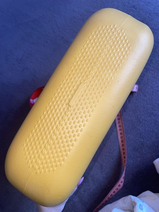 Geanta O bag galbenă