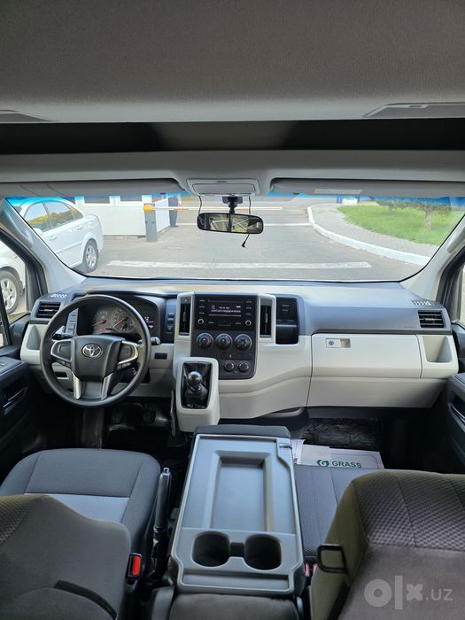 Toyota Hiace sotiladi srochna