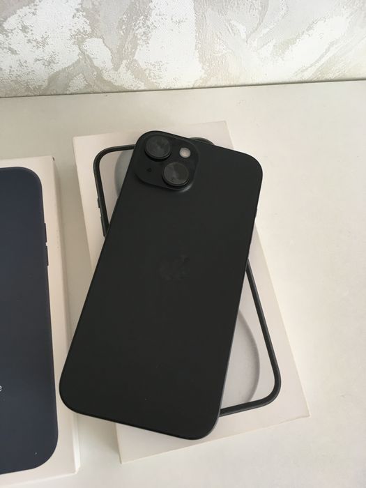 Продам iphone 15 128 gb.