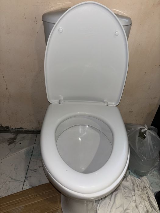 Прода унитаз всрабочем состоянии