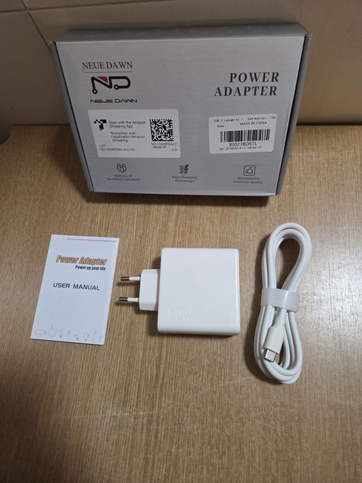 GaN 100W бързо зарядно устройство (модел HR-100WPD), произведено от Foshan Huaboyuan Electronics Co., Ltd. Технология: Използва галиев нитрид (GaN)