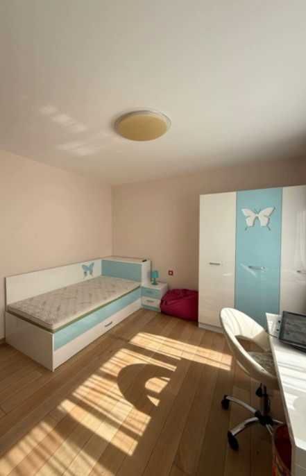 Тристаен апартамент под наем Левски