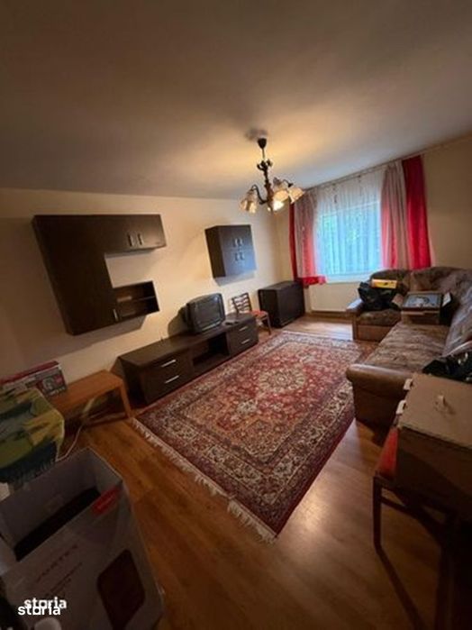 cv 32 B.Voda, apartament 3 camere decomandat ,etaj III