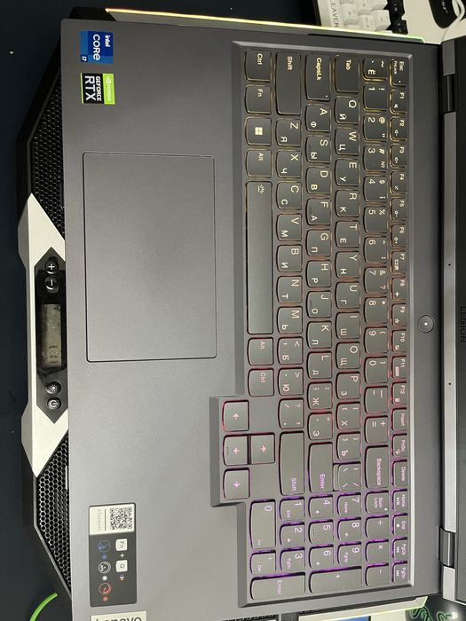 Ноутбук LENOVA игравой