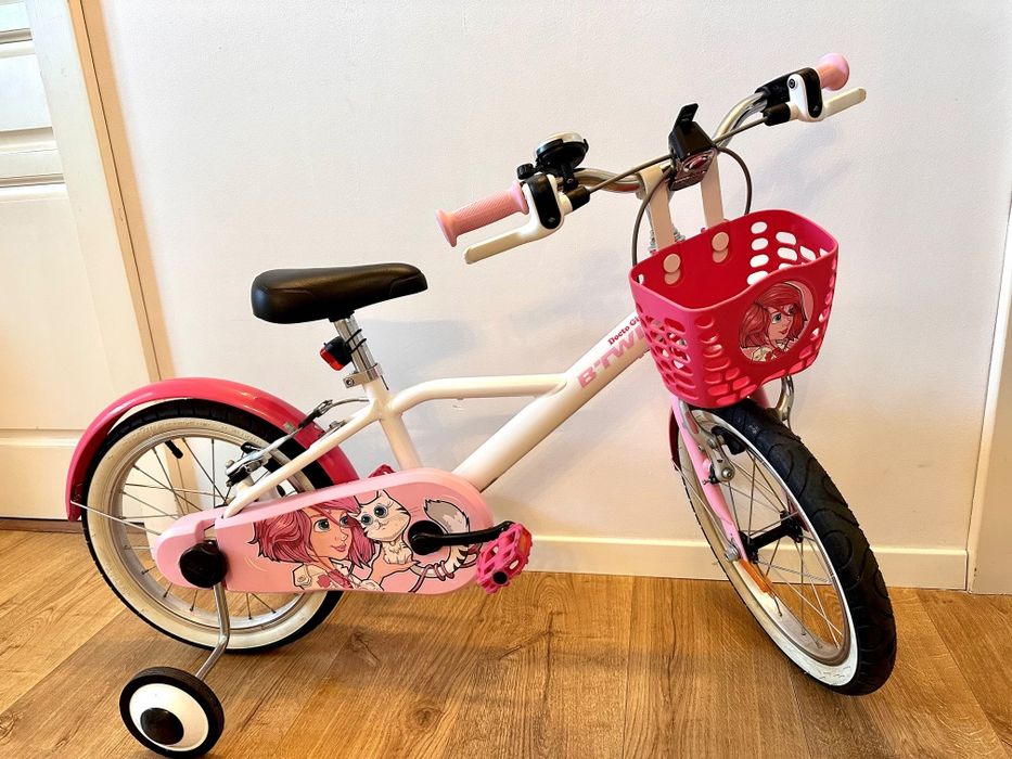 Bicicleta copii 16" Btwin Docto Girl 500 (4-6 ani) + Cosulet & Roti ajutatoare