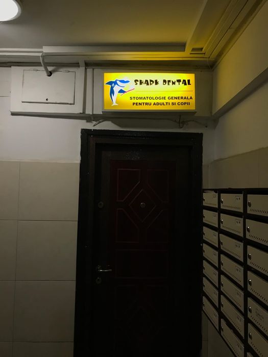 Vand firma si apart cu cabinet stomatologic