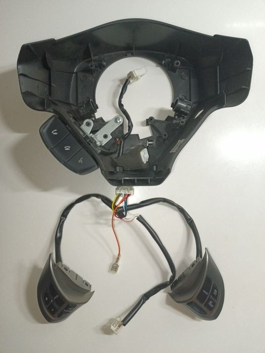 Кнопки на руль Субару Форестер