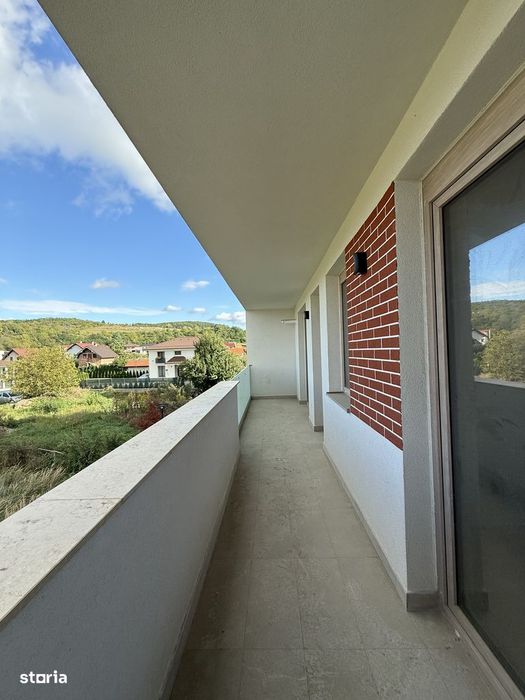 Apartament 3 camere , terasa generoasa și parcare subterană